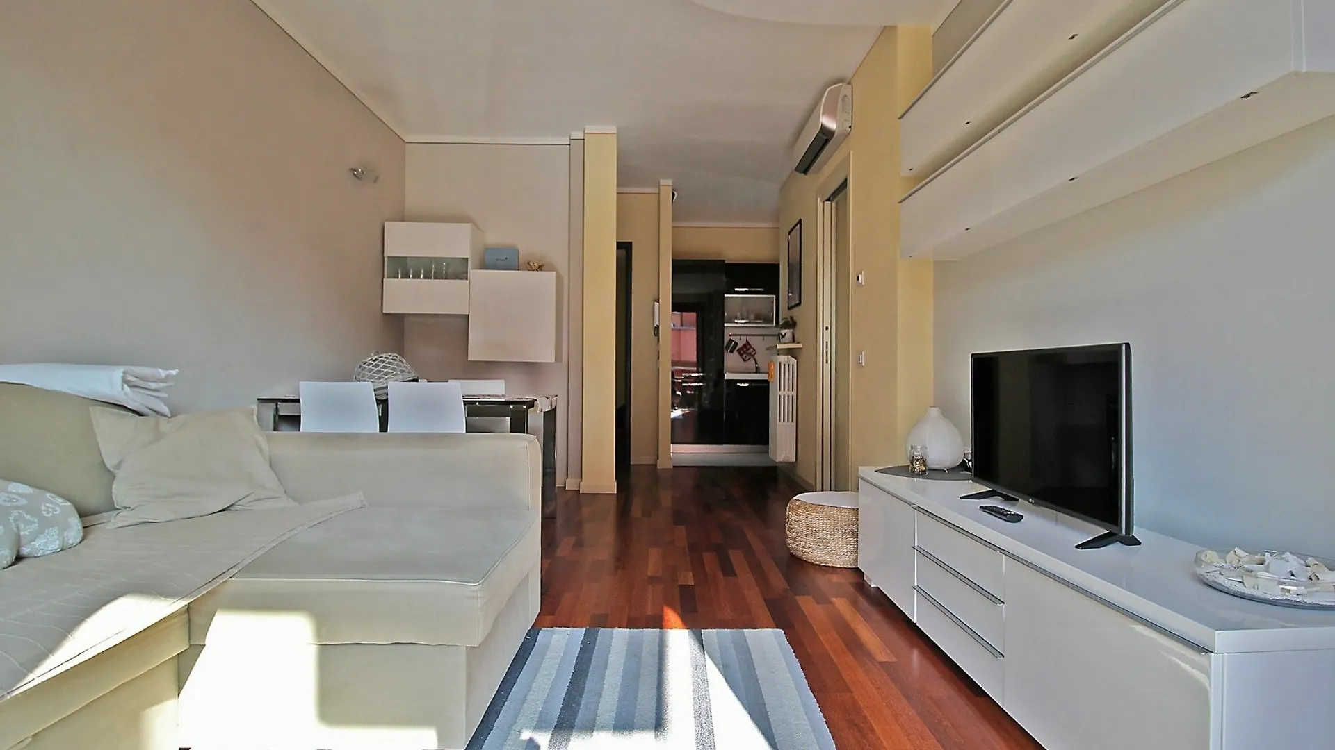 Apartment Self Salo